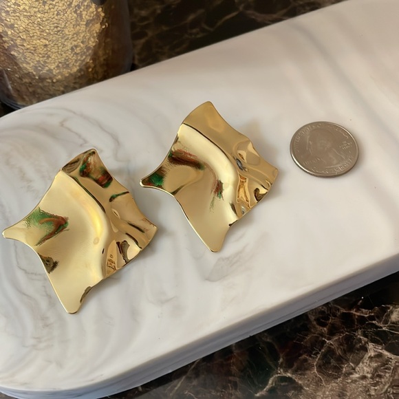 Club London Gold Abstract Square Earrings - Picture 7 of 8